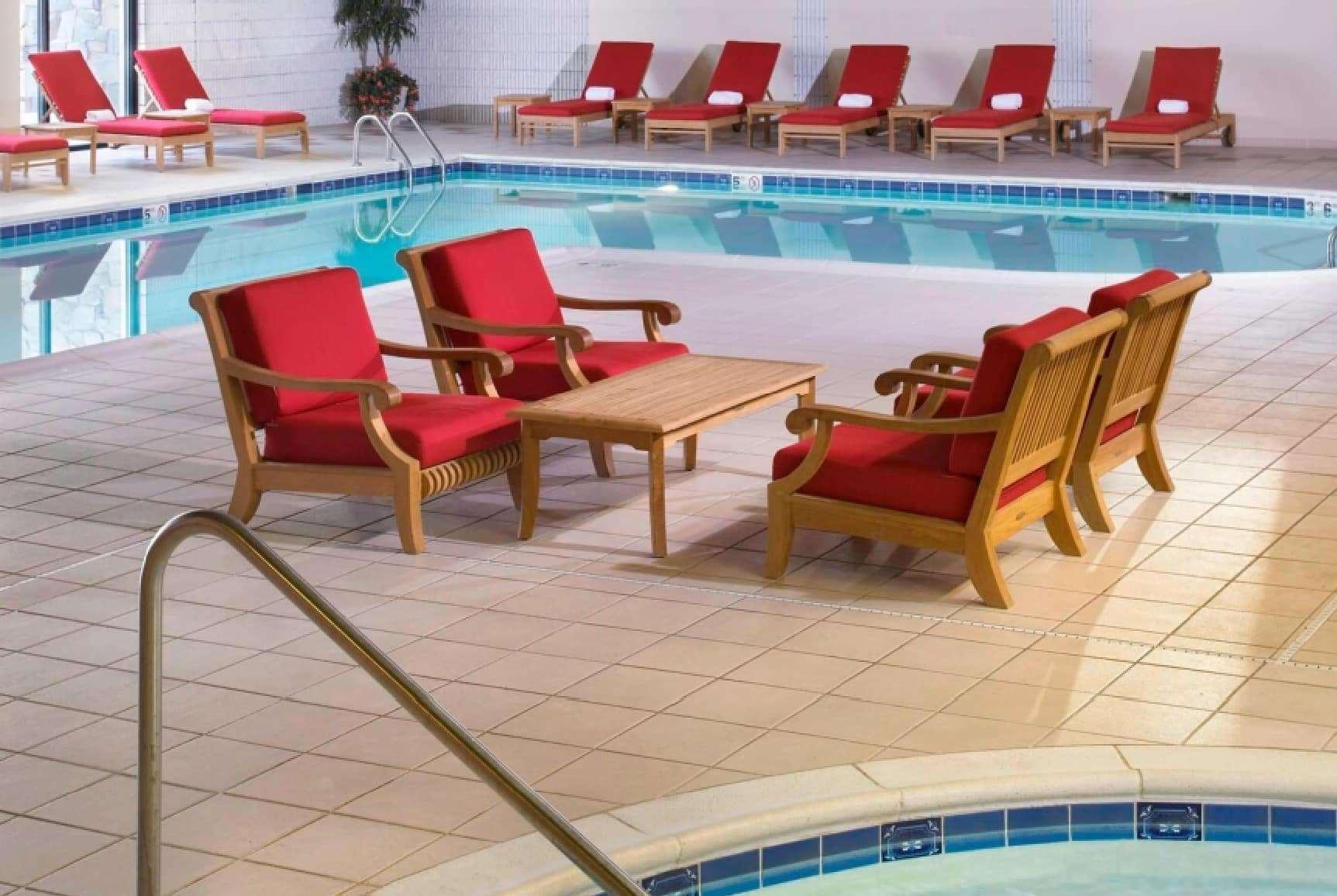 Отель Wyndham Cleveland Airport Экстерьер фото