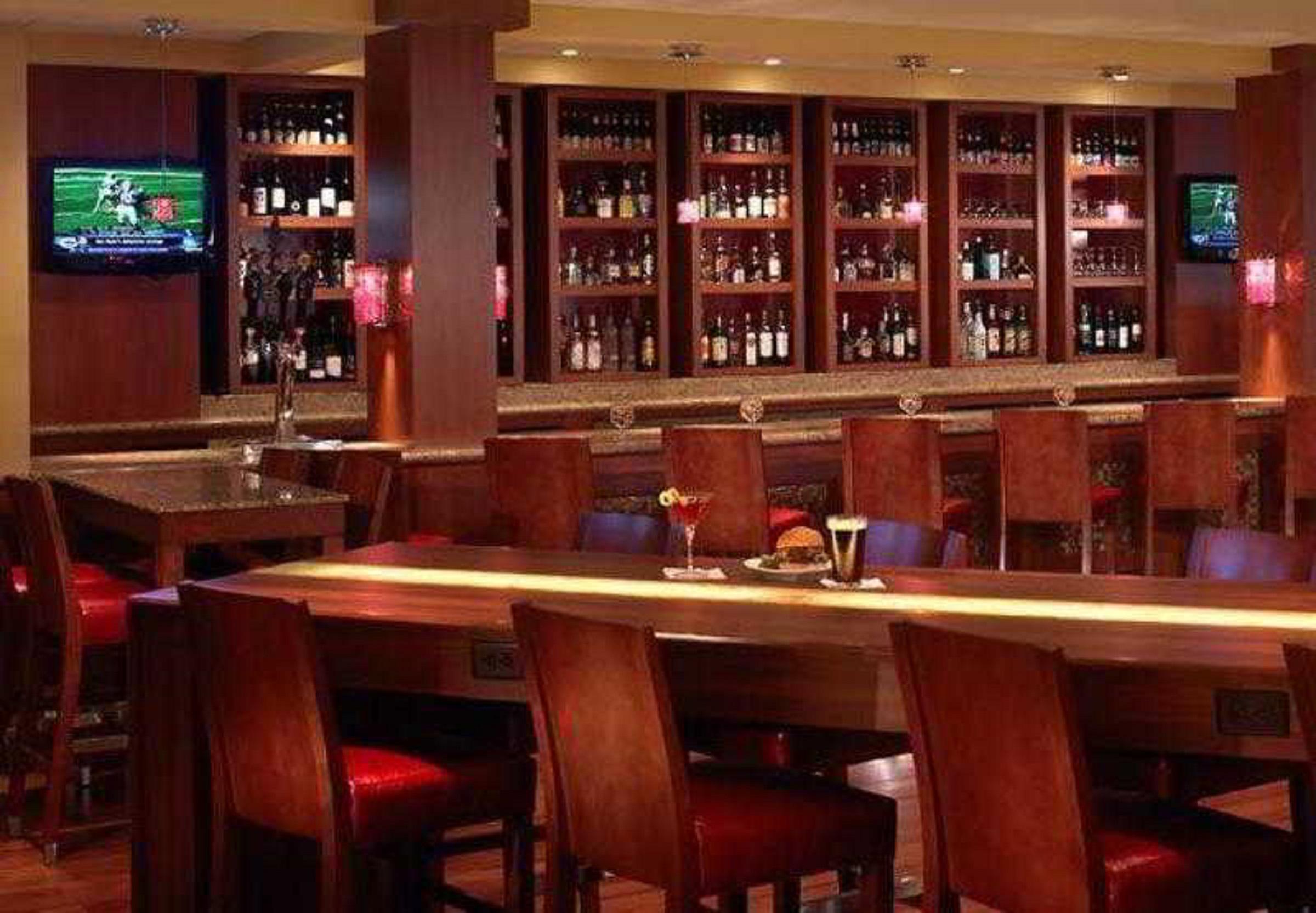 Отель Wyndham Cleveland Airport Ресторан фото
